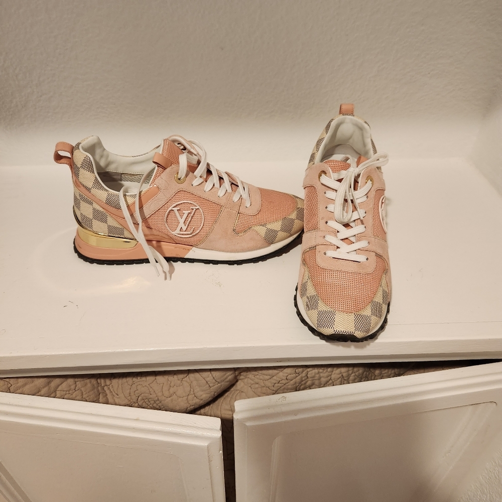 Louis vuttion tennis shoes